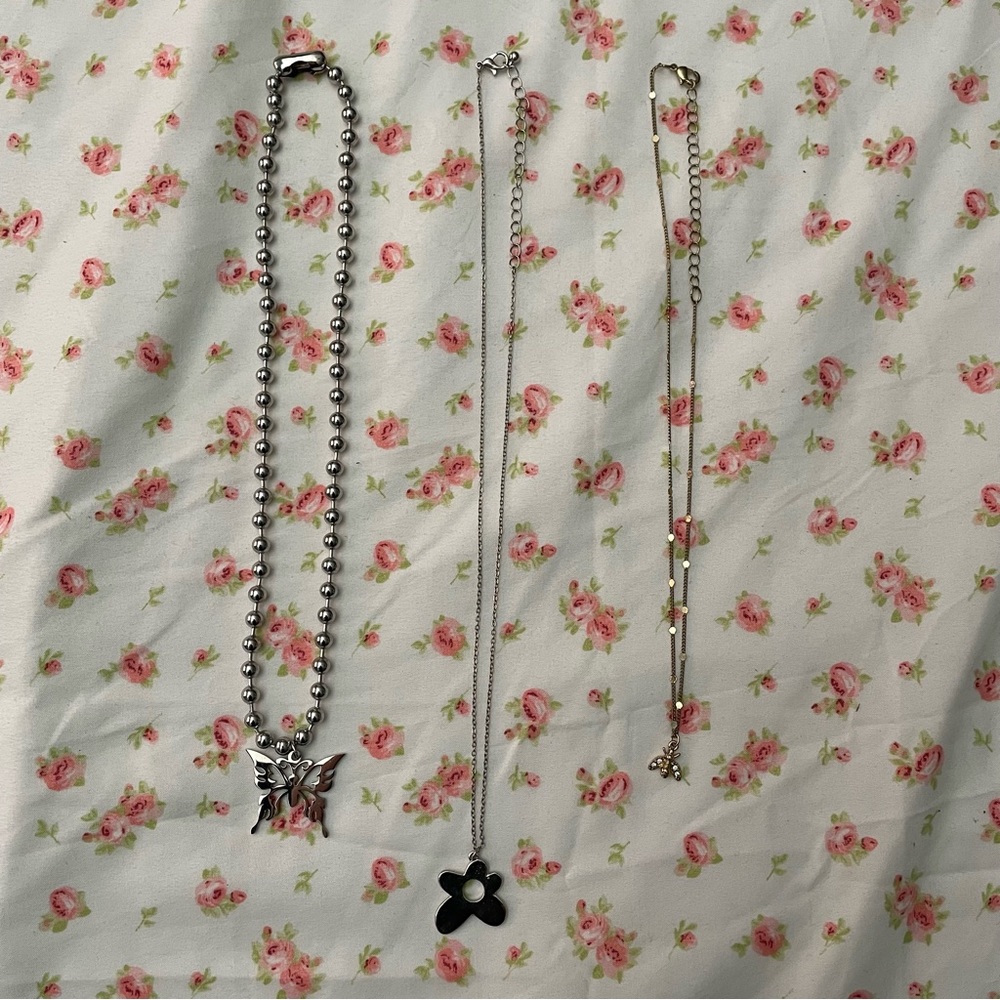 set of 3 necklaces: y2k chunky butterfly, golf le fleur flower, gold bee